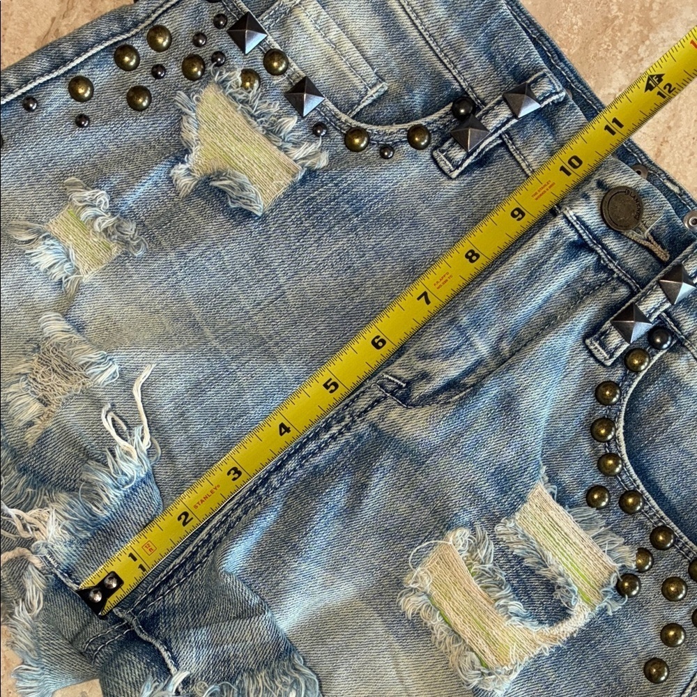 BLANK NYC Jean Shorts, Extreme Studded, Distressed/Destroyed. Vtg.  24 EUC - Picture 13 of 16